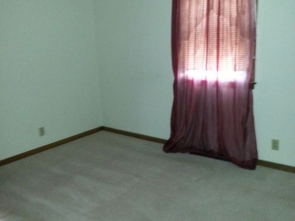 4th image of 17905 E Redwood Dr
