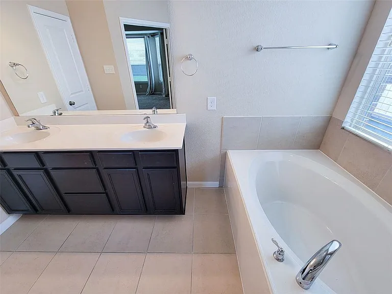 9718 Justin Ridge Ln — Photo 31