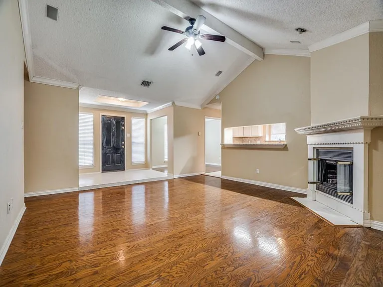 1001 Filmore Dr — Photo 2