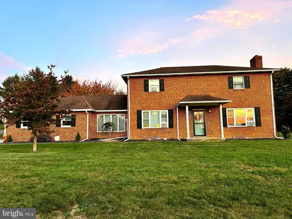 29 Edith Dr, Windsor, PA 17366