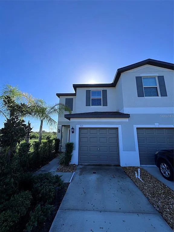 2 bed, 2.5 bath, 1541 sqft, $2,375 — Photo 1