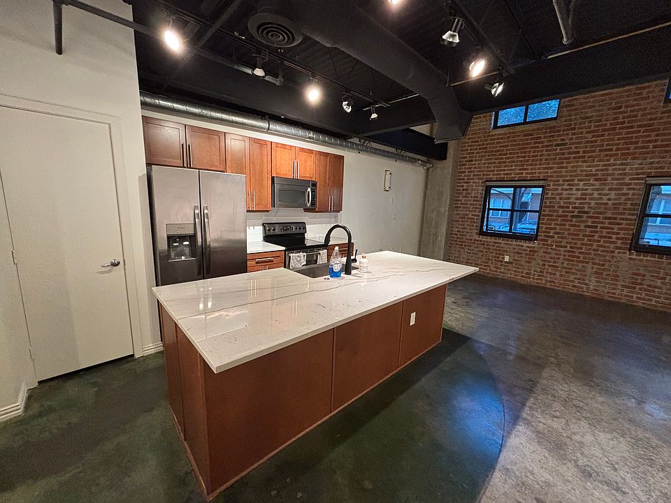 1st image of 3110 Thomas Ave APT 107