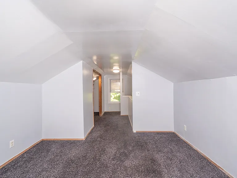 12105 Evergreen Ave — Photo 29