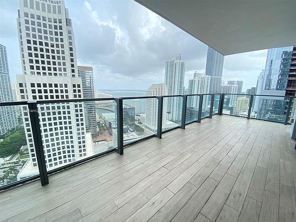 4th image of 68 SE 6th St APT 2801
