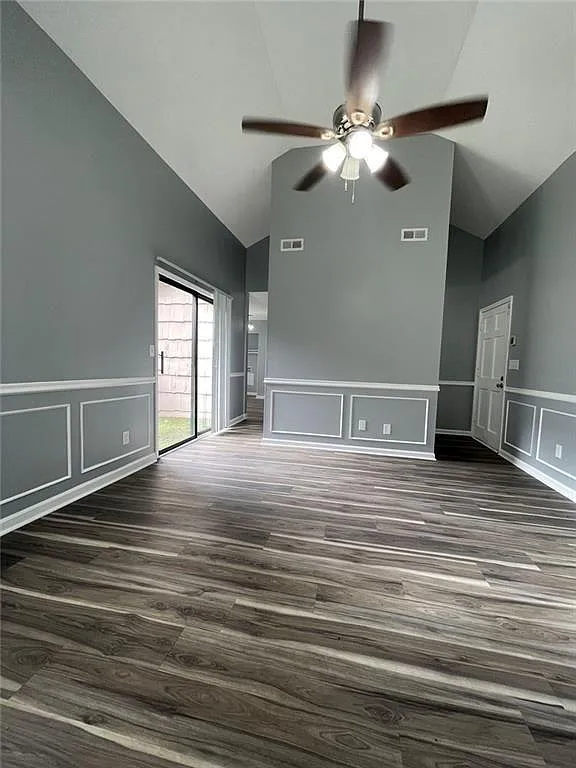 3 bed, 2.0 bath, 1234 sqft, $1,595 — Photo 3