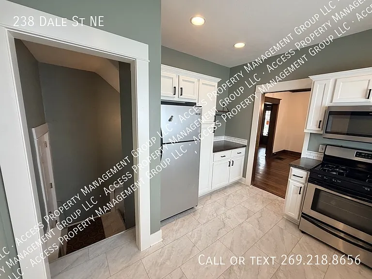 238 Dale St NE — Photo 19