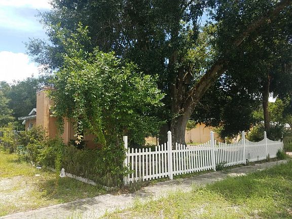 3rd image of 1413 Pine Lake Rd