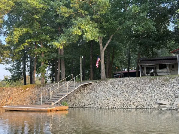 261 Lake View Dr, Bath Springs, TN 38311
