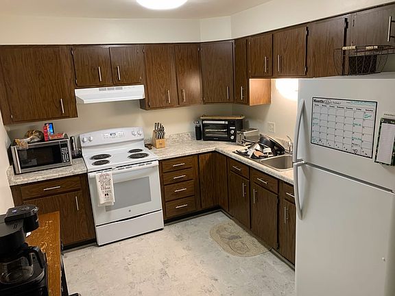 3rd image of 1142 Woodland Dr