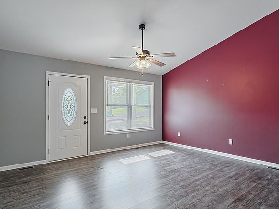 5th image of 344 Tulip Tree Dr