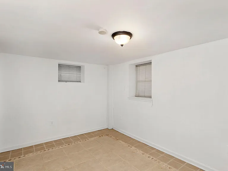 2446 S Nelson St — Photo 18