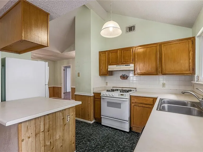 16821 Whitebrush Loop — Photo 9