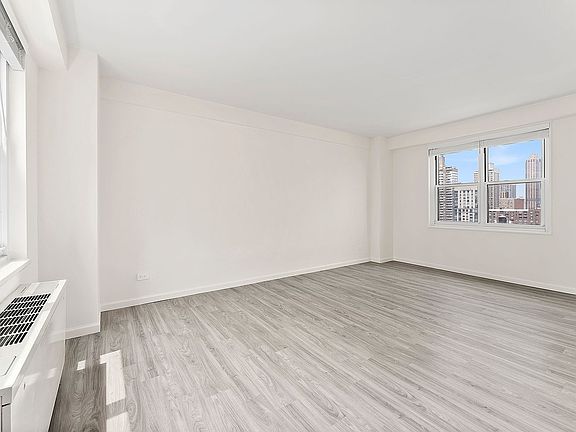 5th image of 444 E 75th St APT 21A