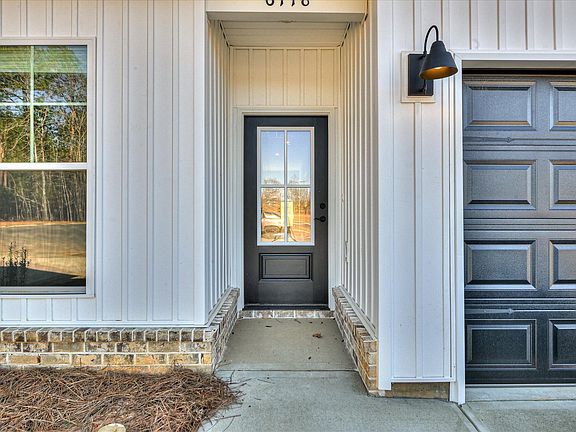 2nd image of 6118 Narnia Cir