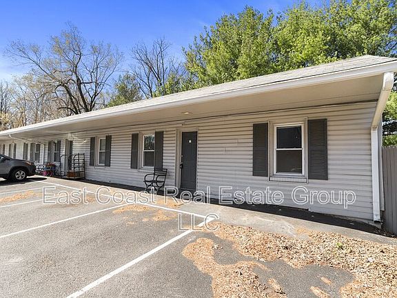 3rd image of 13628 Pennsylvania Ave Unit 13