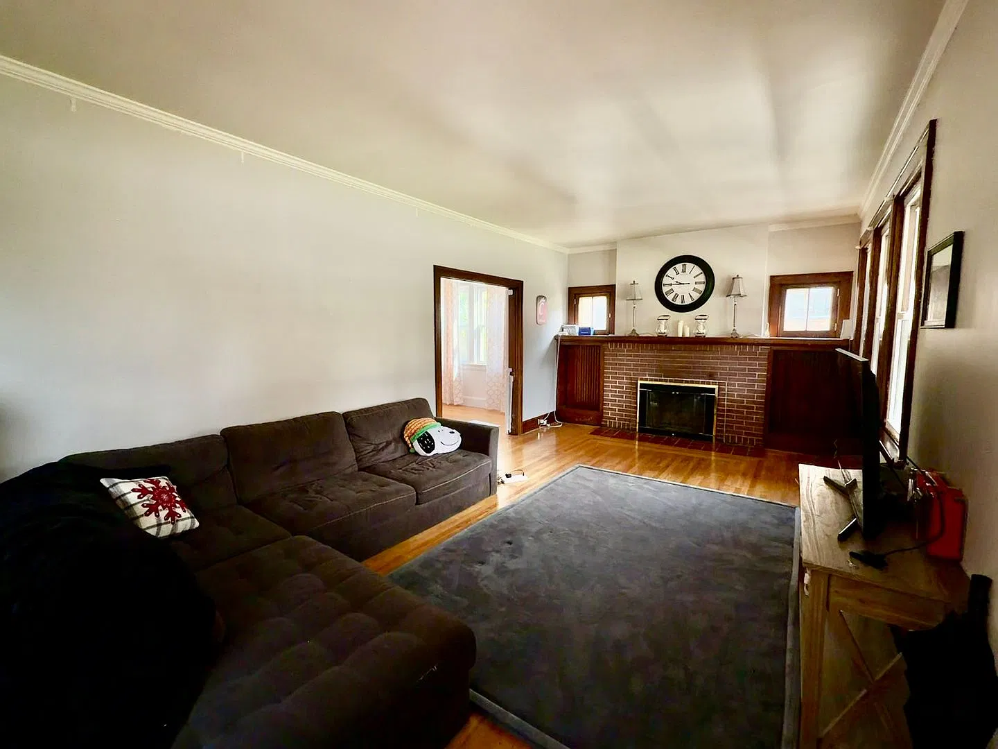 Spacious 4-Bedroom, 2-Bath Home with Central Air, Private Yard & Off-Street Parking! Schedule a t... — Photo 2