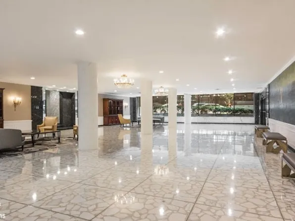 370 East 76th Street image 11 of 12