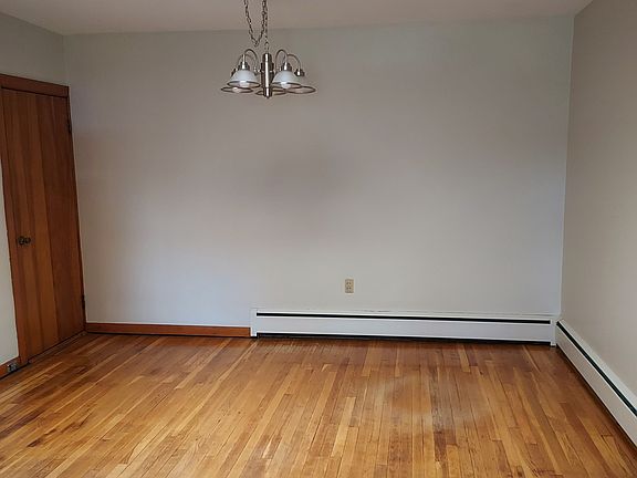 4th image of 70 Elm St