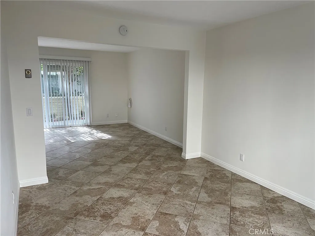 2 bed, 1.5 bath, 1100 sqft, $3,500 — Photo 3