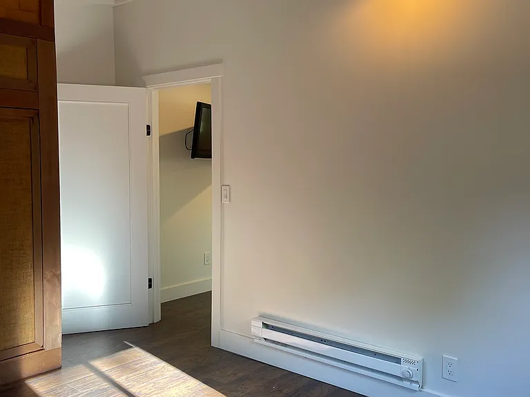 2334 Burnside Rd — Photo 52