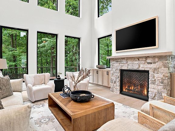 2nd image of 1426 Holdridge Cir