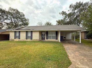 7 Southern Ln, Hattiesburg, MS 39402