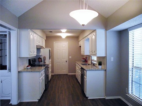 3rd image of 1401 Danube Ln