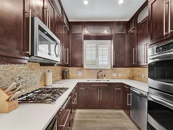 4th image of 1443 Lenox Ave #0