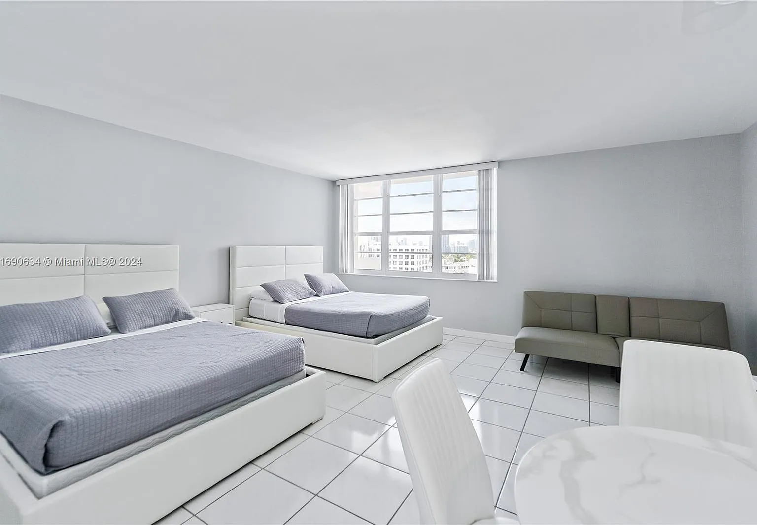 The Decoplage Condo — Photo 1