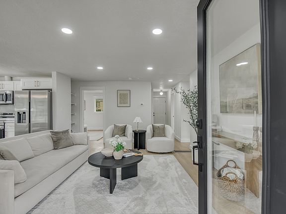 4th image of 3016 SE 87th Ave