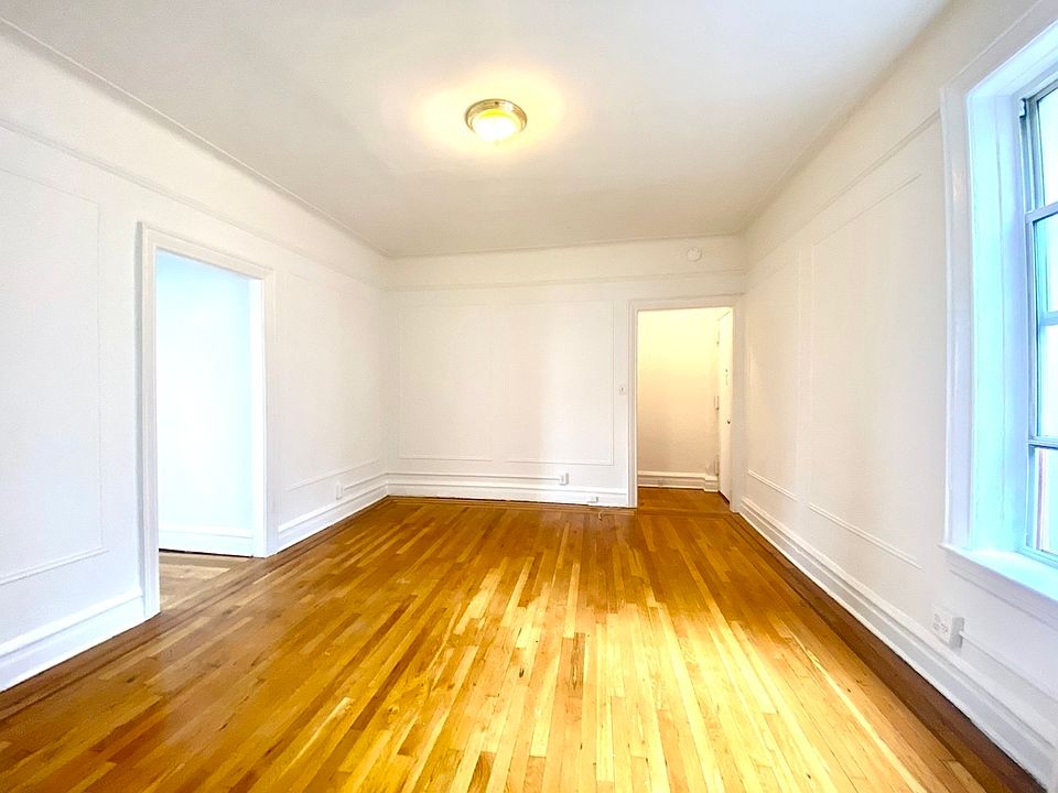 1st image of 225 13th St APT C1