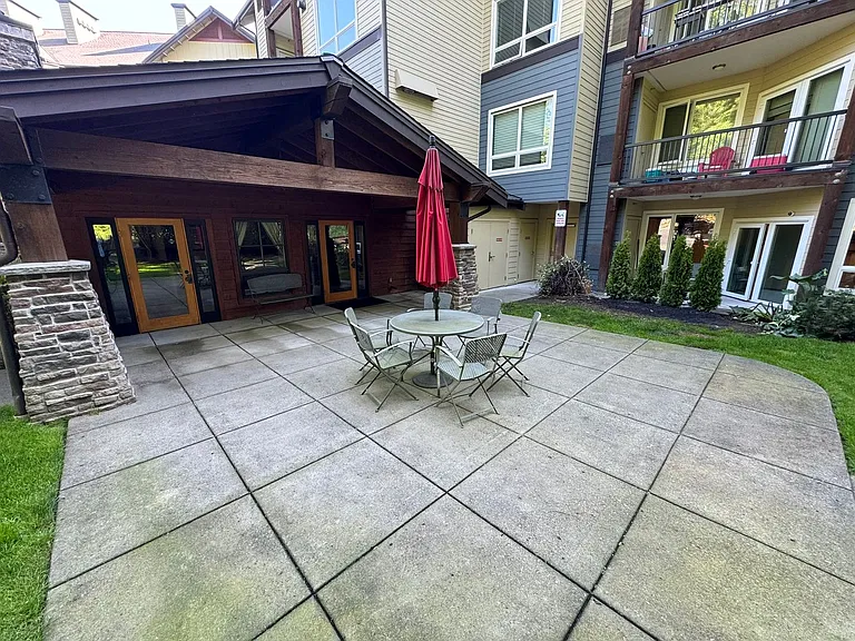 18707 SE Newport Way #111 — Photo 4