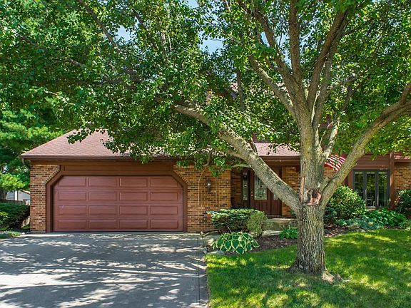 3rd image of 11328 Wyndham Cir NW