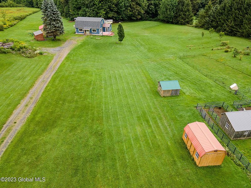 2nd image of 684 Baldwin Road