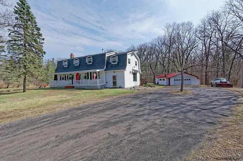 3rd image of 892 RIDGE Road