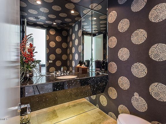 Powder bath
