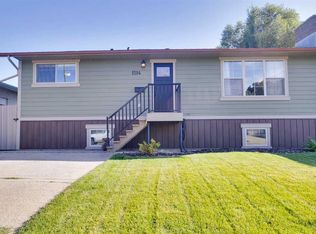 1514 19th Ave N, Lethbridge, AB T1H4W1