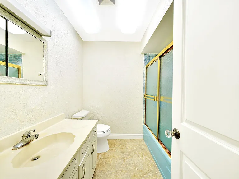 2701 Middle River Dr #11 — Photo 48