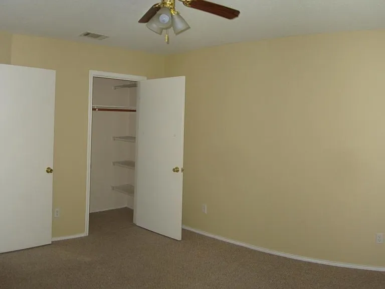4208 Glennwood Dr — Photo 13