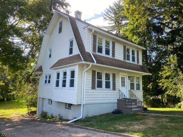 25 River Rd