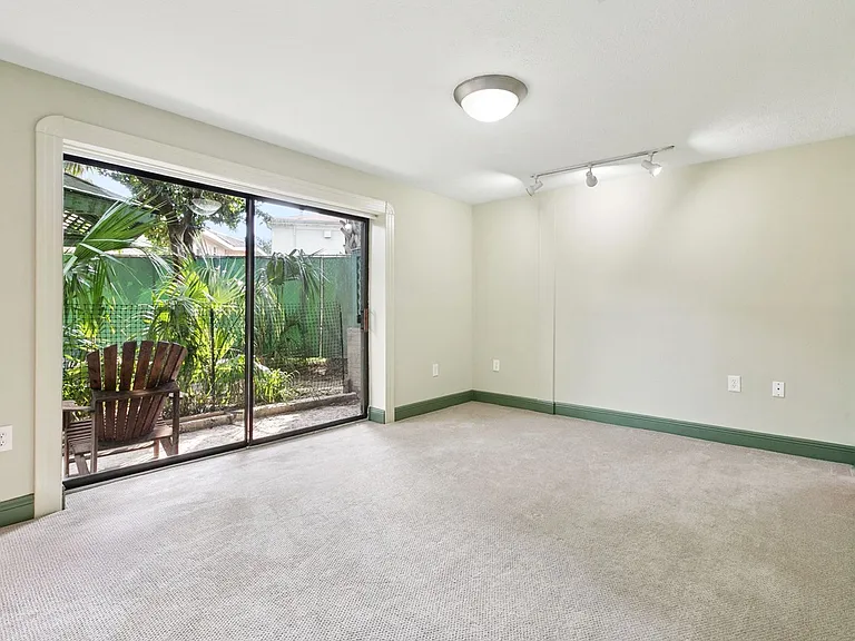 309 Opal St — Photo 9