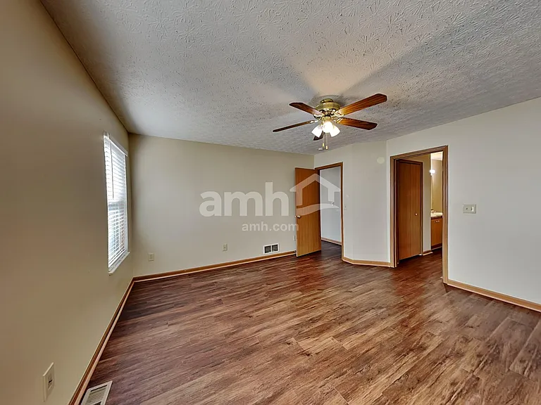 1083 Insco Loop — Photo 13