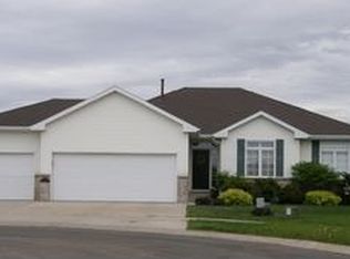 3208 Lakeridge Ln NW, Rochester, MN 55901