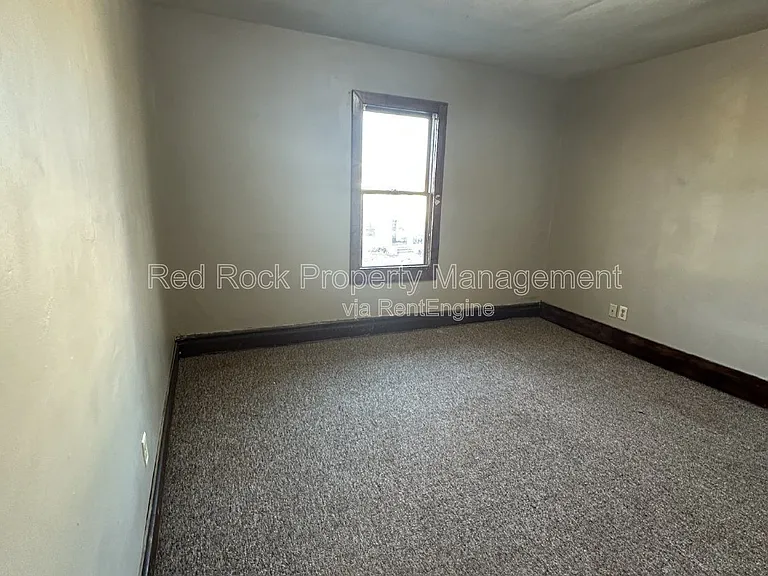 320 Highland Ave — Photo 20