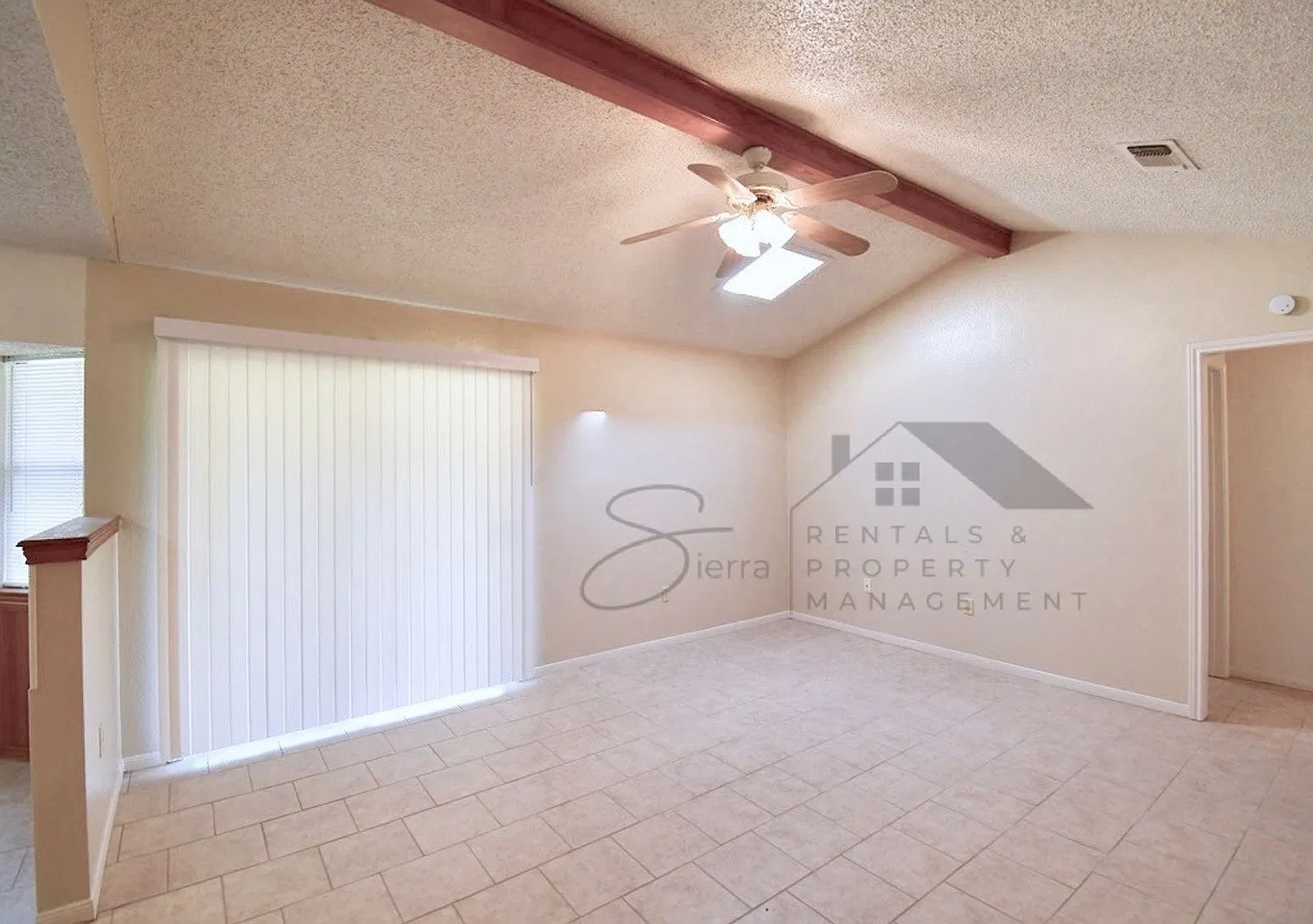 Charming 3 Bedroom 1.75 Bath, 1 Car Garage, 1 Carport Home In Copperas Cove! — Photo 4