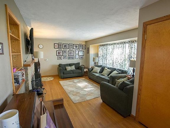 4th image of 200 McIlvaine Dr