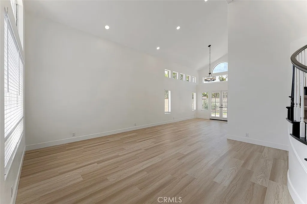 5 bed, 2888 sqft, $6,700 — Photo 4