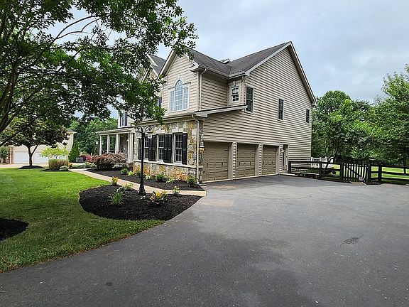 3rd image of 5337 Ambler Ct