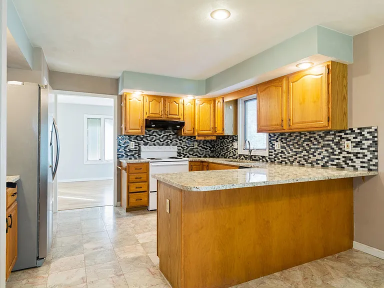 2804 Haverford Rd — Photo 5