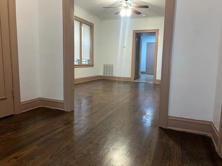8253 S Maryland Ave #1 — Photo 7